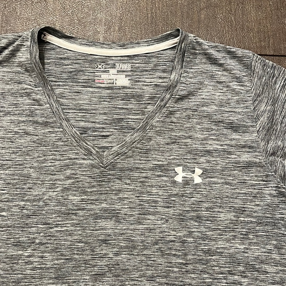 Under Armour Women’s HeatGear Shirt - Picture 2 of 7